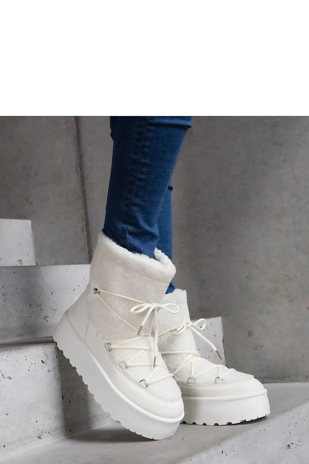 White snow boots